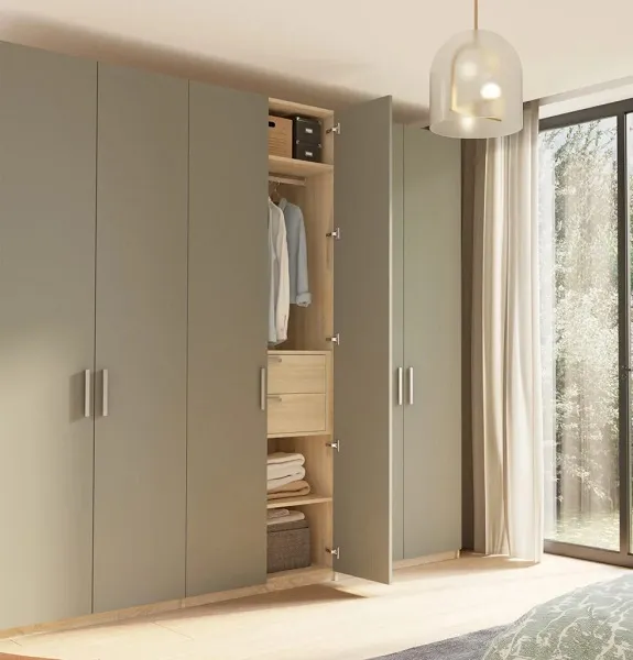 Dressing vert olive avec portes battantes sur-mesure