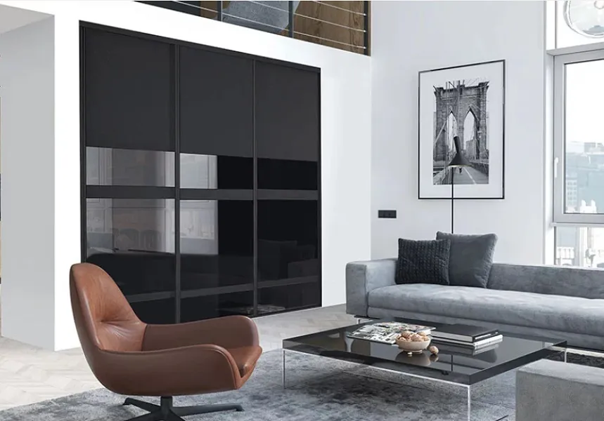 Portes de placard en verre noir et alu noir mat